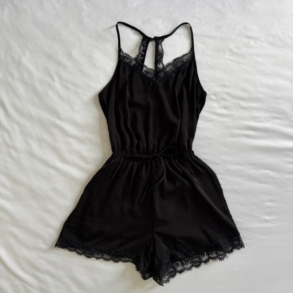 Hollister Lacy Black Romper Size XS EUC Summer